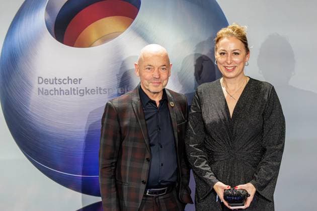 29 11 2024 Düsseldorf For the 17th time, the MARITIM Hotel in Düsseldorf, together with the German Federal Government and other partners, is honoring pioneers of sustainability The winners of the competitions for business, sport, the International German Sustainability Award, architecture and health are awarded he
