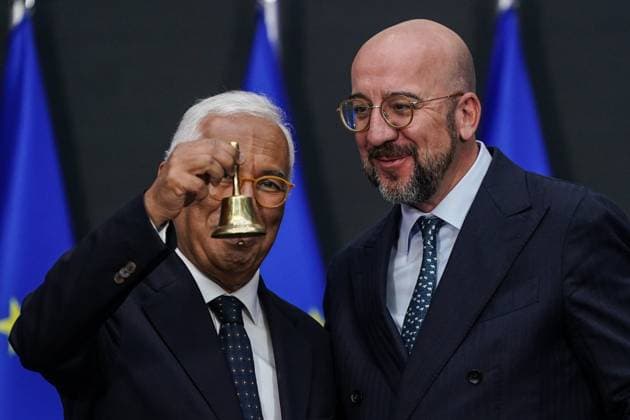 News Themen der Woche KW48 News Bilder des Tages (241130) -- BRUSSELS, Nov. 30, 2024 -- The outgoing President of the European Council Charles Michel (R) and incoming President Antonio Costa attend the handover ceremony in Brussels, Belgium, Nov. 29, 2024. Antonio Costa, former Prime Minister of Portugal, is set to succeed Charles Michel as head of the European Council on Dec. 1. ) BELGIUM-BRUSSELS-EU-COUNCIL-PRESIDENT-HANDOVER PengxZiyang 