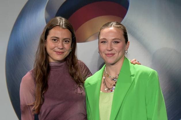 German Sustainability Award 2024 on 29 11 2024 at the Maritim Hotel in Düsseldorf Selin Orzu sportswoman field hockey player , left and Nike Lorenz sportswoman field hockey player xJFx