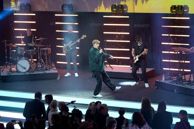 German Sustainability Award 2024 on 29 11 2024 at the Maritim Hotel in Düsseldorf Tim Bendzko musician on stage with his band xJFx