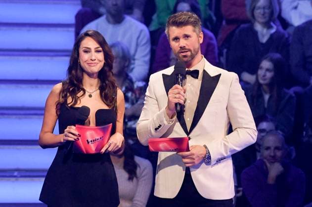 Melissa Khalaj and Thore Schölermann in the semi-finals of the 14th season of the casting show The Voice of Germany 2024 at Studio H Berlin Adlershof Berlin, 29 11 2024 Foto:xF.xKernx xFuturexImagex voice_4138