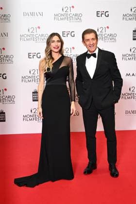 Monte-Carlo Film Festival de la Comedie, Preisverleihung 21st Montecarlo Film Festival - Res Carpet Awards Ceremony. 21st Montecarlo Film Festival - Res Carpet Award Ceremony. In the photo Ezio Greggio, Eleonora Pedron Monte Carlo  Copyright: xIPA ABACAx