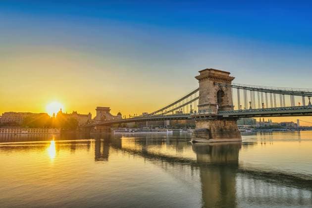 Budapest Hungary, city skyline sunrise at Danube River with Chain Bridge and St. Stephen s Basilica Budapest Hungary, city skyline sunrise at Danube River with Chain Bridge and St. Stephen s Basilica Copyright: xZoonar.com NoppasinxWongchumx 19848507