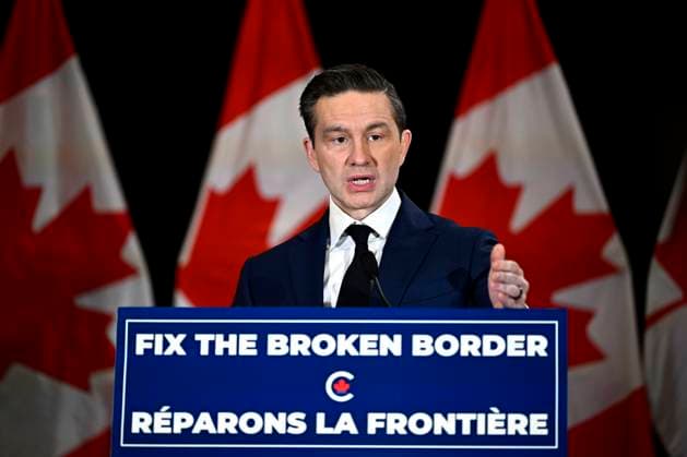 News Bilder des Tages December 1, 2024, Ottawa, On, CANADA: Conservative Leader Pierre Poilievre holds a news conference in a hotel ballroom in Ottawa, on Sunday, Dec. 1, 2024. Ottawa CANADA  - ZUMAc35_ 20241201_zaf_c35_005 Copyright: xJustinxTangx