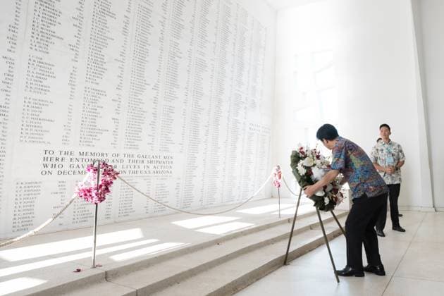 Bilder des Jahres 2024, News 11 November November 30, 2024, Honolulu, Hi, United States: Taiwan President Lai Ching-te, places a wreath at the USS Arizona Memorial during a visit to the Pearl Harbor National Memorial, November 30, 2024 in Honolulu, Hawaii. Honolulu United States - ZUMAp138 20241130_zaa_p138_005 Copyright: xLiuxShuxFu TaiwanxPresidentialx