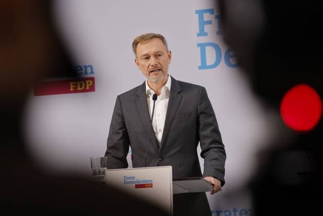 FDP-Bundesvorsitzenden Christian Lindner MdB, Deutschland, Berlin, Pressekonferenz mit dem FDP-Bundesvorsitzenden Christian Lindner MdB und dem designierten Generalsekretär Dr. Marco Buschmann MdB *** FDP Federal Chairman Christian Lindner MdB, Germany, Berlin, Press conference with the FDP Federal Chairman Christian Lindner MdB and the designated Secretary General Dr. Marco Buschmann MdB