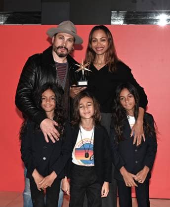 Entertainment Bilder des Tages Turin, Italy Zoe Saldana receives the Stella della Mole Award at the National Museum of Cinema In the photo:Zoe Saldana Stella della Mole Award, Marco Perego husband and children  Copyright: xNickxZonnax xipa-agency.netx xNickxZonnax IPA_Agency_IPA52044376