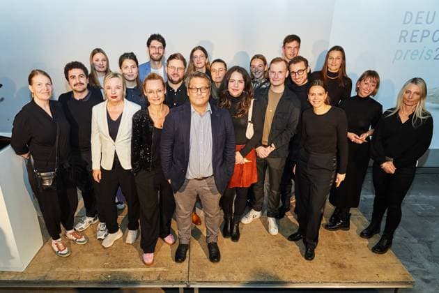 Reporterinnen Preis 2024 Award ceremony in the disused Cank department store in Berlin Neukölln Group photo of the award winners