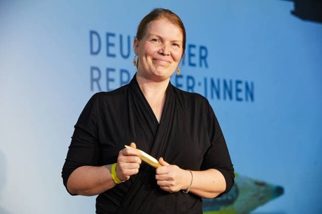 Reporterinnen Preis 2024 Award ceremony in the disused Cank department store in Berlin Neukölln Pictured is the winner of the science reportage category, Diana Laarz Name of the report What does normal mean?