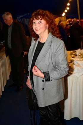 Regina Thoss bei der Geburtstags-Show ™Stars in der Manege zum 80. Geburtstag von Bert Beel im Zirkus Mondeo in der Gutschmidtstraße. Berlin, 01.12.2024 *** Regina Thoss at the birthday show ™Stars in the ring for Bert Beels 80th birthday at Circus Mondeo in Gutschmidtstraße Berlin, 01 12 2024 Foto:xM.xWehnertx xFuturexImagex beel_4338