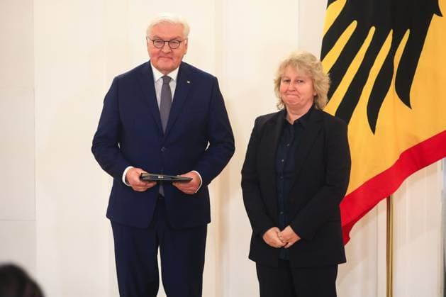 Awarding of the Order of Merit for the Day of Honorary Office Berlin, 4 12 2024 Federal President FRank Walter Steinmeier and Birgit Bauer Schick, Freiburg im Breisgau Baden Württemberg at the awarding of the Order of Merit for the Day of Honorary Office Berlin Germany Copyright: xPictureteamx