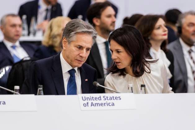 News Themen der Woche KW49 News Bilder des Tages Antony Blinken, Aussenminister der Vereinigten Staaten von Amerika, und Annalena Baerbock (Buendnis 90 Die Gruenen), Bundesaussenministerin, aufgenommen im Rahmen des OSCE in Attard, 05.12.2024. Fotografiert im Auftrag des Auswaertigen Amtes. Attard Malta *** Antony Blinken, Secretary of State of the United States of America, and Annalena Baerbock Buendnis 90 Die Gruenen , Federal Minister of Foreign Affairs, taken at the OSCE in Attard, 05 12 2024 Photographed on behalf of the Federal Foreign Office Attard Malta Copyright: xKiraxHofmann AAx