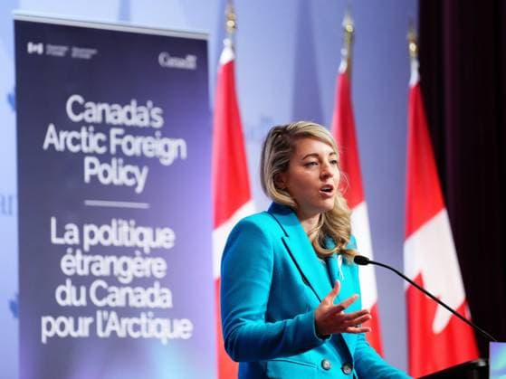 News Bilder des Tages December 6, 2024, Ottawa, On, CANADA: Foreign Affairs Minister Melanie Joly speaks during a press conference regarding the launch of the Arctic Foreign Policy during an event at Global Affairs Canada headquarters, in Ottawa, Friday, Dec. 6, 2024. Ottawa CANADA  - ZUMAc35_ 20241206_zaf_c35_015 Copyright: xSeanxKilpatrickx