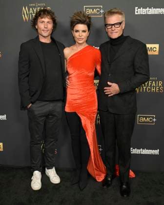 December 5, 2024, Hollywood, California, USA: (L-R) Dimitri Hamlin, Lisa Rinna and Harry Hamlin attends AMC s Anne Rice s Mayfair Witches Season 2 Red Carpet. Hollywood USA - ZUMAb173 20241205_aap_b173_189 Copyright: xBillyxBennightx
