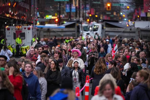 December 6, 2024, Vancouver, Bc, CANADA: Fans line up to enter B.C. Place stadium for the opening night of the Taylor Swift Eras Tour concert, in Vancouver, on Friday, December 6, 2024. Vancouver CANADA  - ZUMAc35_ 20241206_zaf_c35_094 Copyright: xDarrylxDyckx