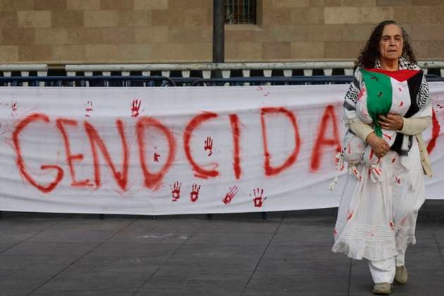 Palestinian Activists And Supporters Demonstrate Against The Genocide In Gaza At The Zocalo In Mexico City Palestinian activists and supporters demonstrate against the genocide in Gaza in the Zocalo of Mexico City, Mexico, on December 6, 2024, to demand an end to the bombings that the Israeli army carries out for a year in the Palestinian territories in the Gaza Strip after the attack by the Hamas group, where more than 40,000 people die and a large number of people are injured, which is considered an act of crimes against humanity, genocide, and ethnic extinction. Mexico City Mexico City Mexico  Copyright: xGerardoxVieyrax originalFilename: vieyra-notitle241206_npnVr.jpg