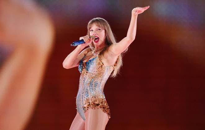 Bilder des Jahres 2024, Entertainment 12 Dezember Entertainment Themen der Woche KW49 Bilder des Tages December 6, 2024, Vancouver, Bc, CANADA: Taylor Swift performs during the Eras Tour concert, in Vancouver, on Friday, December 6, 2024. Vancouver CANADA  - ZUMAc35_ 20241206_zaf_c35_135 Copyright: xDarrylxDyckx