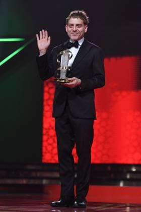 Marrakech Closing Ceremony Director Damian Kocur poses with the award for Under the Volcano during the Closing Ceremony during the 21st Marrakech International Film Festival in Marrakech, Morocco on December 07, 2024. Photo by Aurore Marechal ABACAPRESS.COM Marrakech Morocco  Copyright: xMarechalxAurore ABACAx