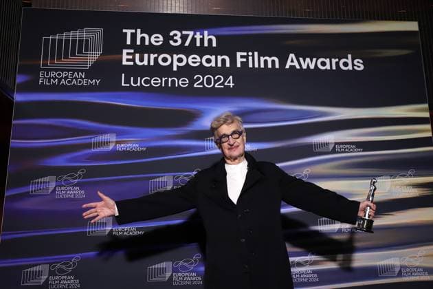 Bilder des Jahres 2024, Entertainment 12 Dezember Entertainment Themen der Woche KW49 Entertainment Bilder des Tages Aufnahme vom 7. Dezember 2024 European Film Awards 2024 im Kultur- und Kongresszentrum Luzern (KKL Luzern) in Luzern, Schweiz. Wim Wenders Europäischer Lebenswerkpreis. *** Shot on December 7, 2024 European Film Awards 2024 at the Culture and Convention Center Lucerne KKL Luzern in Lucerne, Switzerland Wim Wenders European Lifetime Achievement Award