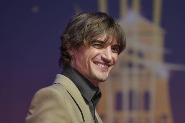 Marrakech Closing Red Carpet Niels Schneider attending the Closing Red Carpet during the 21st Marrakech International Film Festival in Marrakech, Morocco on December 07, 2024. Photo by Aurore Marechal ABACAPRESS.COM Marrakech Morocco  Copyright: xMarechalxAurore ABACAx