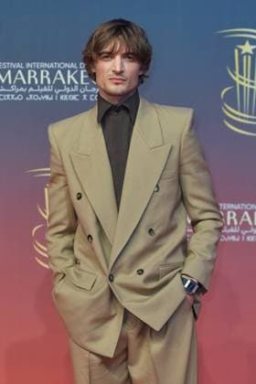 Marrakech Closing Red Carpet Niels Schneider attending the Closing Red Carpet during the 21st Marrakech International Film Festival in Marrakech, Morocco on December 07, 2024. Photo by Aurore Marechal ABACAPRESS.COM Marrakech Morocco  Copyright: xMarechalxAurore ABACAx