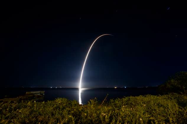 Bilder des Jahres 2024, News 12 Dezember News Themen der Woche KW49 December 8, 2024, Cape Canaveral, Florida, USA: A SpaceX Falcon 9 rocket carrying 23 Starlink satellites, including 13 with Direct to Cell capabilities lifts off from Space Launch Complex-40 at Cape Canaveral Space Force Station, Florida, at 12:12 a.m. EST on Dec. 8, 2024. Cape Canaveral USA - ZUMAb268 20241208_znp_b268_002 Copyright: xJenniferxBriggsx