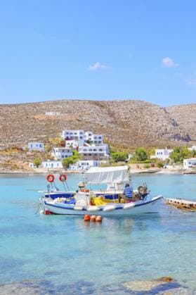 Fischerboot, Dorf Karavostasi, Insel Folegandros, Kykladeninseln, Griechenland, Europa Fishing boat, Karavostasi village, Folegandros Island, Cyclades Islands, Greece, Europe Copyright: imageBROKER MarcoxSimoni iblsim11905842.jpg