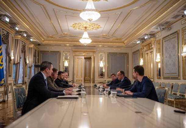 Union leader Merz in Ukraine 09 December 2024, Ukraine, Kiew: Friedrich Merz (2nd from right), Union candidate for chancellor and CDU federal chairman, sits opposite Volodymyr Zelensky (2nd from left), President of Ukraine, at a joint meeting in the presidential office. Merz is spending a day in the Ukrainian capital., Credit:Michael Kappeler Avalon Ukraine, Kiew  Copyright: xMichaelxKappelerx xAvalonx 0944709489