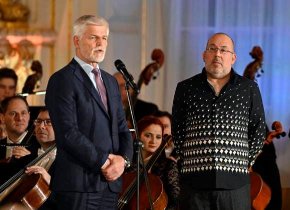 The Antonin Dvorak Award was presented to Australian theatre and opera director Barrie Kosky (right) by Czech President Petr Pavel, Prague, December 9, 2024. (CTKxPhoto KaterinaxSulova) CTKPhotoP2024120907815  CTKPhotoP2024120907815