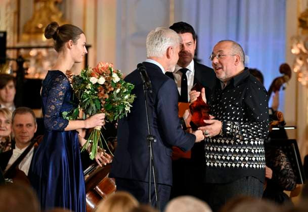The Antonin Dvorak Award was presented to Australian theatre and opera director Barrie Kosky (right) by Czech President Petr Pavel, Prague, December 9, 2024. (CTKxPhoto KaterinaxSulova) CTKPhotoP2024120907821  CTKPhotoP2024120907821
