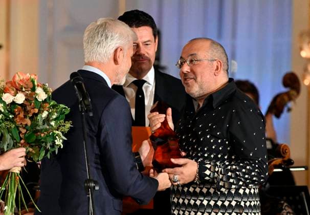 The Antonin Dvorak Award was presented to Australian theatre and opera director Barrie Kosky (right) by Czech President Petr Pavel, Prague, December 9, 2024. (CTKxPhoto KaterinaxSulova) CTKPhotoP2024120907829  CTKPhotoP2024120907829