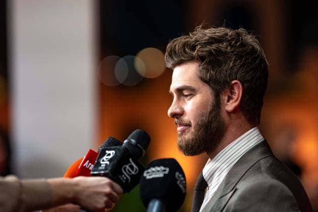 Entertainment Themen der Woche KW50 Entertainment Bilder des Tages Red Sea Film Festival Day 5 - Jeddah Andrew Garfield walks The red carpet to attend a screening at the Culture Square, as part of 4th edition of Red Sea Film Festival in Jeddah, Saudi Arabia, on December 9, 2024. Photo by Balkis Press ABACAPRESS.COM Jeddah Saudi Arabia  Copyright: xBalkisxPress ABACAx