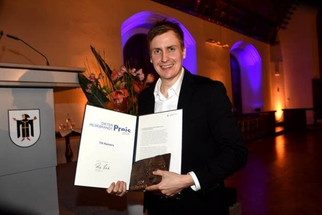Till Reiners Cabaret artist Dieter Hildebrandt Prize Winner 2024 Munich 09 12 2024 Old Town Hall Presentation of the Dieter Hildebrandt Prize 2024 to Till Reiners by City Director Marek Wiechers Laudatory speaker Eva Schulz, Munich