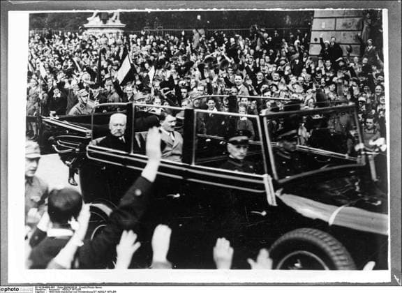 Ancestor : ADOLF HITLER 1933-feld-maréchal von Hindenburg ET ADOLF HITLER Germany  Copyright: xx