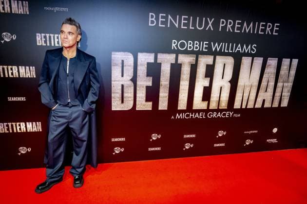 Bilder des Jahres 2024, Entertainment 12 Dezember Entertainment Themen der Woche KW50 Entertainment Bilder des Tages AMSTERDAM - Robbie Williams on the carpet during the premiere at Royal Theatre Tuschinski of the film Better Man about Williams life. ANP ROBIN UTRECHT netherlands out - belgium out  Copyright: xx x515402252x originalFilename: 515402252.jpg