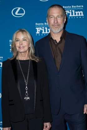 Bo Derek with husband John Corbett at the 17 Kirk Douglas Award for Excellence in Film ceremony at the 40 Santa Barbara International Film Festival at the Ritz Carlton Bacara Hotel Santa Barbara, 11 12 2024 Foto:xC.xVanxWagonerx xFuturexImagex douglas_4208
