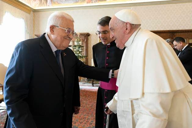 News Themen der Woche KW50 News Bilder des Tages ITALY - POPE FRANCIS DURING A PRIVATE AUDIENCE WITH LEADER MAHMOUD ABBAS AT THE VATICAN - 2024 12 12 Italy, Rome, Vatican, 2024 12 12 Pope Francis during a private audience with Palestinian leader Mahmoud Abbas at the Vatican . EDITORIAL USE ONLY - NO BOOKS Copyright: xVATICANxMEDIAx