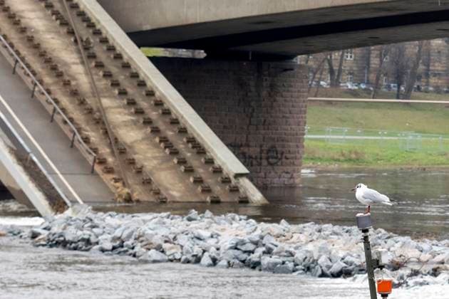 News Themen der Woche KW50 12.12.2024 Der Abriss der Carolabrücke wird noch Zeit n Anspruch nehmen. *** 12 12 2024 The demolition of the Carola Bridge will still take some time