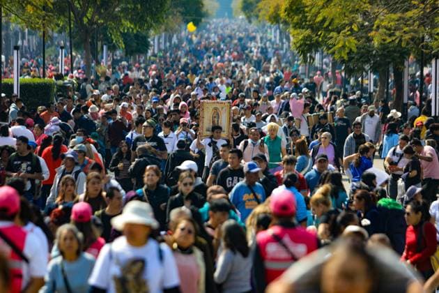 Hundreds of faithful attend the Basilica of Guadalupe, to give thanks to the Virgin of Guadalupe for the favors and promises granted as part of the celebrations of the Day of the Virgin of Guadalupe. on December 12, 2024 in Mexico City, Mexico. Mexico City Mexico - ZUMAe321 20241212_zia_e321_006 Copyright: xIanxRoblesx