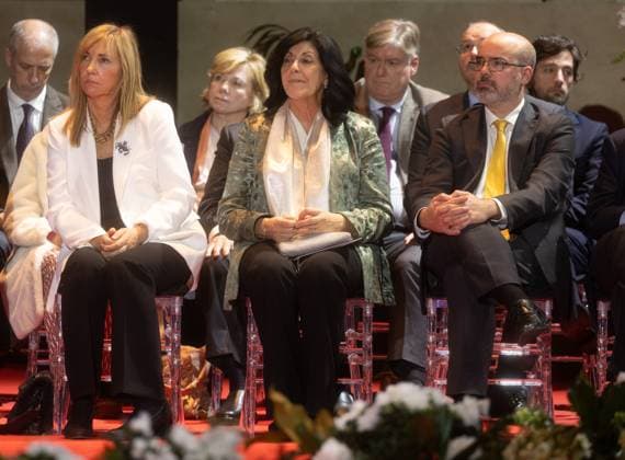 The President of the European Parliament, Roberta Metsola, receives the Forum Europe 2024 Award I D The President of the General Council of the Judiciary, Isabel Perelló, the Director of the National Intelligence Center CNI, Esperanza Casteleiro and the Government Delegate in the Community of Madrid, Francisco Martín, during the ceremony in which the President of the European Parliament receives the Forum Europe 2024 Award, at the Teatro Real in Madrid, on December 13, 2024, in Madrid Spain Metsola has received the recognition for her political career, her contribution to the construction of Europe, her ties of friendship with Spain and her permanent vocation of service and commitment to strengthen the European Union, its traditional value Copyright: xEduardoxParrax 6404749