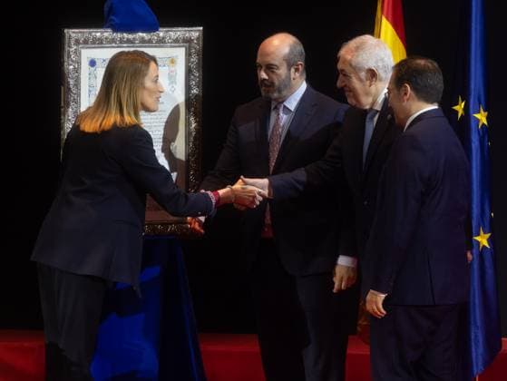 The President of the European Parliament, Roberta Metsola, receives the Forum Europe 2024 Award I D The President of the European Parliament, Roberta Metsola, the President of the Senate, Pedro Rollán and the President of the Constitutional Court, Cándido Conde Pumpido and the Minister of Foreign Affairs, European Union and Cooperation, José Manuel Albares, during the ceremony in which she received the Forum Europe 2024 Award, at the Teatro Real in Madrid, on December 13, 2024, in Madrid Spain Metsola has received the recognition for his political career, his contribution to the construction of Europe, his ties of friendship with Spain and his permanent vocation of service and commitment to strengthen the European Union, its traditional va Copyright: xEduardoxParrax 6404763