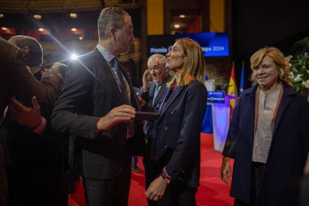 Forum Europa 2024 Award ceremony for Roberta Metsola in Madrid - 13 Dec 2024 Roberta Metsola (C), President of the European Parliament seen during the Forum Europa 2024 Award ceremony. Madrid Spain Copyright: xDavidxCanalesx xSOPAxImagesx DCNEFMetzola241211-48