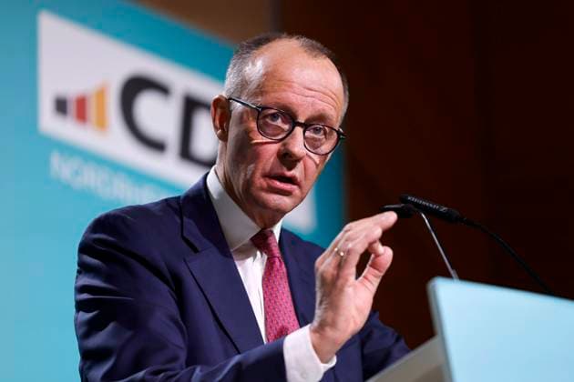 News Bilder des Tages CDU-Vorsitzender Friedrich Merz (CDU) bei der Landesvertreterversammlung der CDU Nordrhein-Westfalen in der Messe Essen. Essen, 14.12.2024 NRW Deutschland *** CDU Chairman Friedrich Merz CDU at the state representatives meeting of the CDU North Rhine-Westphalia at Messe Essen Essen, 14 12 2024 NRW Germany Copyright: xChristophxHardtx
