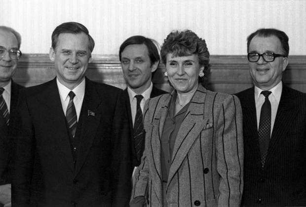 Edith Cresson s visit to Moscow 8829272 17.01.1986 Left: USSR Prime Minister Nikolai Ryzhkov and Chairperson of the French part of the permanent large Soviet-French mixed commission on trade, economic and scientific-technical cooperation, Minister of Industrial Re-equipment and Foreign Trade of France Edith Cresson ahead of their negotiations in the Kremlin. Sergey Guneev Moscow Russia  Copyright: xSergeyxGuneevx