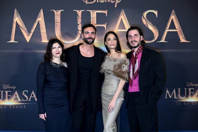Entertainment Themen der Woche KW51 Bilder des Jahres 2024, Entertainment 12 Dezember Entertainment Bilder des Tages Milan, Photocall for the presentation of the Disney film Mufasa Milan, Photocall for the presentation of the Disney film Mufasa In the photo Elisa, Marco Mengoni, Elodie, Luca Marinelli Milan Italy  Copyright: xIPA ABACAx