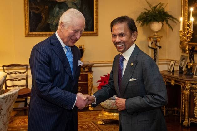 Entertainment Themen der Woche KW51 Entertainment Bilder des Tages . 18 12 2024. London, United Kingdom. King Charles III with the Sultan of Brunei, Hassanal Bolkiah, at Buckingham Palace in London  xPoolx xi-Imagesx IIM-25629-0004