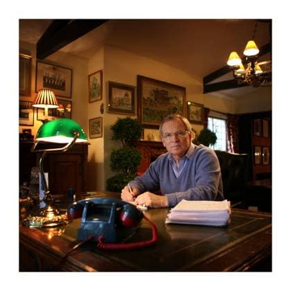 RECORD DATE NOT STATED Jeffrey Archer at home in Cambridge in the study where he works. photograph by David Sandison The Independent IMG_944.jpg DMGTCHPDPICT000409988720