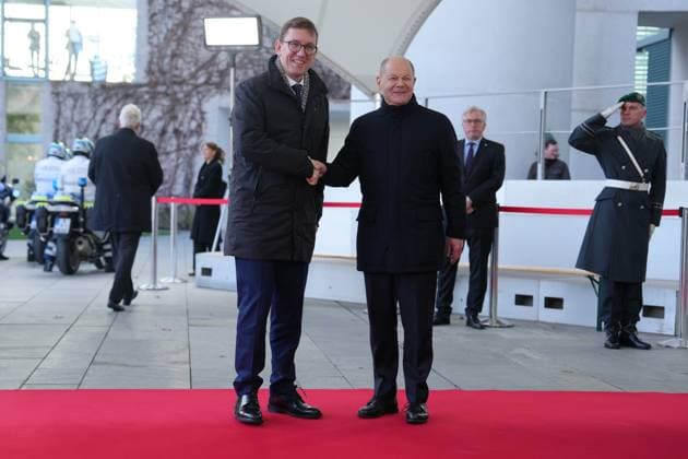 News Bilder der Woche KW51 News Bilder des Tages Bundeskanzler Scholz empfaengt den Ministerpraesidenten von Estland Michal Bundeskanzler Olaf Scholz gemeinsam mit Kristen Michal bei der Ankunft und Begruessung im Bundeskanzleramt, Berlin, 20.12.2024 Berlin Berlin Deutschland *** Federal Chancellor Scholz receives the Prime Minister of Estonia Michal Federal Chancellor Olaf Scholz together with Kristen Michal at the arrival and welcome at the Federal Chancellery, Berlin, 20 12 2024 Berlin Berlin Germany