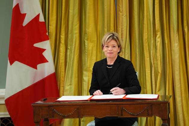 December 20, 2024, Ottawa, On, Canada: Minister of National Revenue Elisabeth Briere signs a document during a cabinet swearing-in ceremony at Rideau Hall in Ottawa, on Friday, Dec.20, 2024. Ottawa Canada  - ZUMAc35_ 20241220_zaf_c35_040 Copyright: xSeanxKilpatrickx