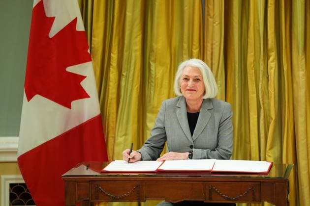 December 20, 2024, Ottawa, On, Canada: Minister of Seniors Joanne Thompson signs a document during a cabinet swearing-in ceremony at Rideau Hall in Ottawa, on Friday, Dec.20, 2024. Ottawa Canada  - ZUMAc35_ 20241220_zaf_c35_056 Copyright: xSeanxKilpatrickx